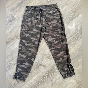 Athleta Women Camo Joggers - shade of Gray, Black, Green, Size 10 petite